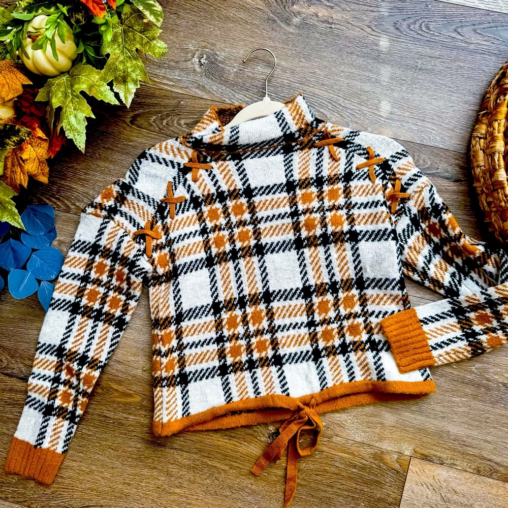 NWT’s Chic Happens sweater